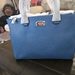 NWT MICHAEL KORS purse.